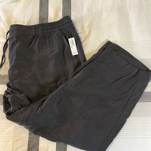 Old Navy gray tie waist pants size 3X.